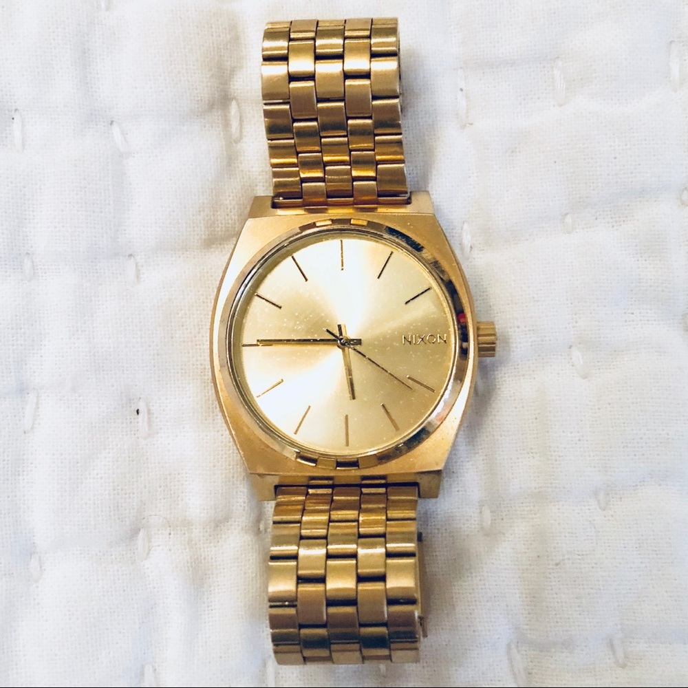 Nixon time teller